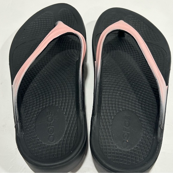 Oofos Women's Oolala Luxe Recovery Toe Post Sandal in Rose Sparkle Comfort, Sz 9 - Picture 5 of 10